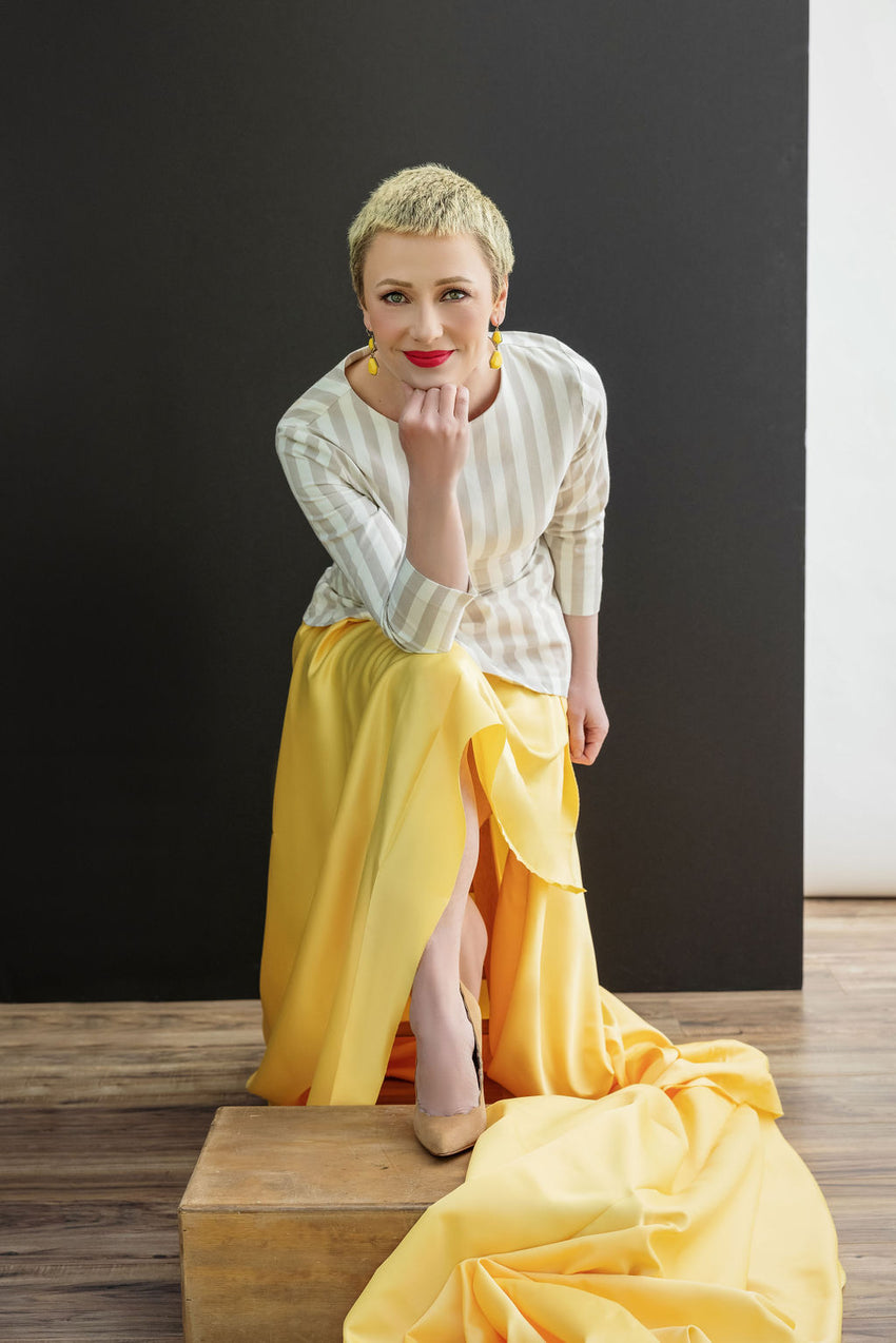 Where would you wear it? No matter the event, you'd look like you stepped out of a magazine or a movie in our one of a kind top inspired by 1950's cinema. Made out of luxurious cotton imported from Japan this piece offers a chic and comfort look and is so easy to dress up with a maxi skirt and heels or dress down with high trainers and jeans! Limited edition, orders yours now!