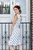 Do I like the back more or the front? It's sure cute however you look at it. And those crabs are so crabby! Come with me, come all, it's summer after all! Visit our Internet boutique to see, if this best seller is still available.